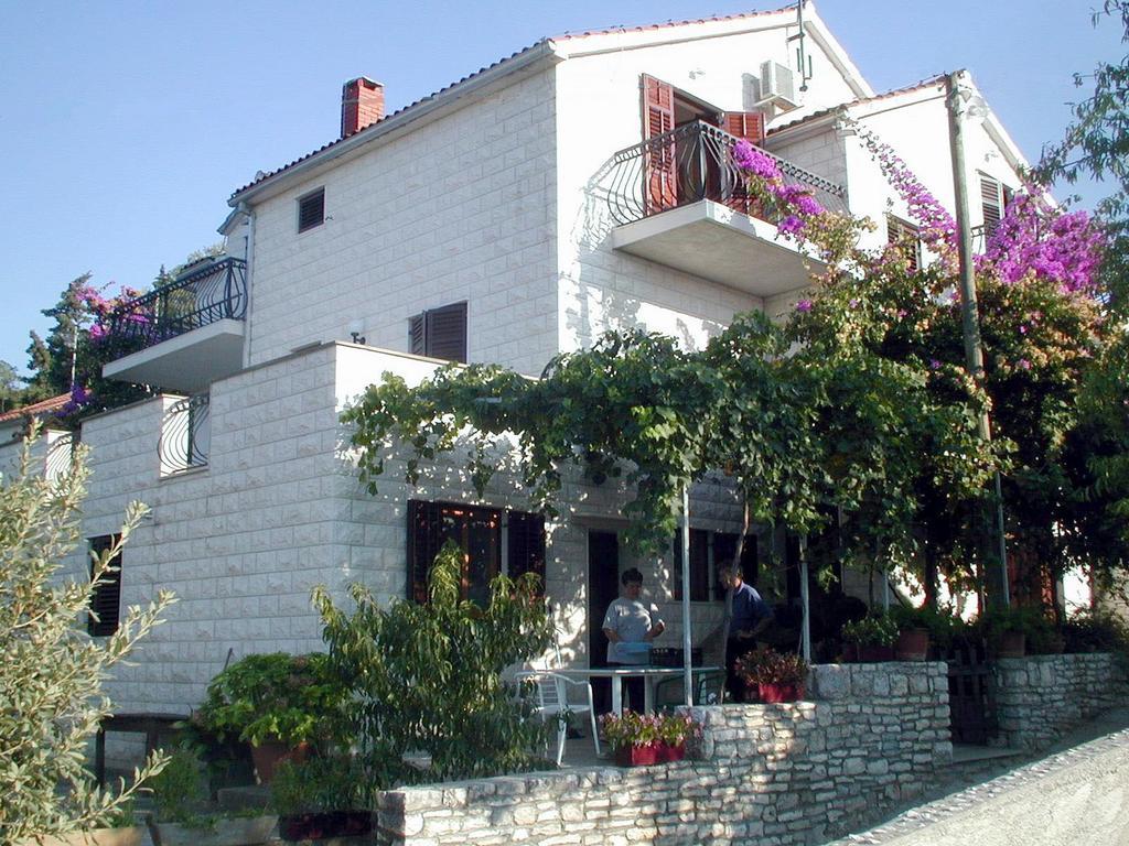 Apartments Raic Supetar Exteriér fotografie